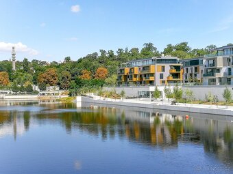 Moderní stylový byt 2+kk, 53m2+42m2, rezidence DOCK, Praha 8 - 19