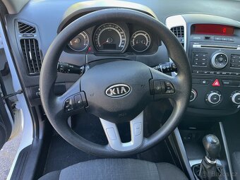 KIA Ceed 11/2010 facelift 1.4 16V CVVT 66kW - 19