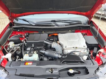 Mitsubishi Outlander 2.4 PHEV 4x4, LED, KAMERA, TAŽNÉ - 19