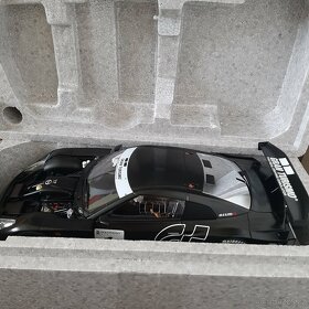 1:18 Autoart okruhové modely. - 19