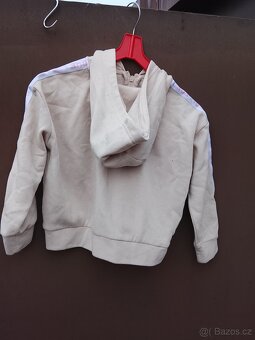 Dětské mikiny a tepláky. - 19