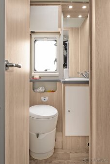 obytný polointegrovany vůz Giottiline Siena 395 pro 5 os. - 19