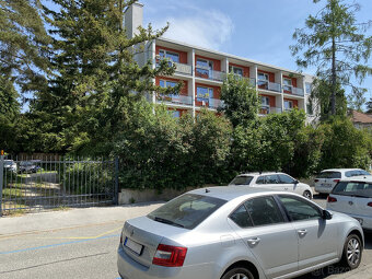 Prodej krásného bytu 1+1 s lodžií a zahradou 44 m² -Vinařská - 19