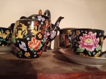 Celou pozůstalost včetně prosklené skříně 👍 - 19