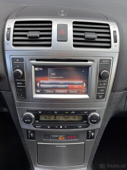 TOYOTA AVENSIS 1.8i 108KW,2014,130KM,EXECUTIVE,NÁDHERNÝ STAV - 19