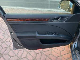 Škoda Superb 2.0TDi 125kW DSG VYSOKÁ VÝBAVA - 19