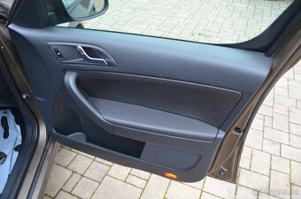 PRODÁM ŠKODA YETI 1.4TSI DSG 90KW AMBIENTE 2015 - 19