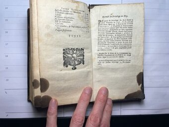 Staré knihy, rok vydání 1677 a 1682 - 19