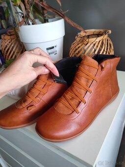Úplně nové boty z umělé kůže vel. 40,5 - 19