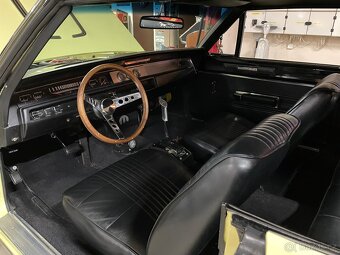 1968 Dodge Coronet R/T - 19