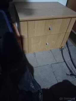 Starší a starý nábytek - 19