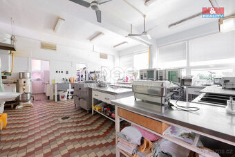 Prodej hotelu, penzionu, 2237 m², Komňa - 19