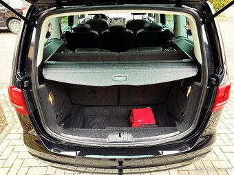 VOLKSWAGEN SHARAN 2.0TDI DSG,7-MÍST,KŮŽE,XENONY,TAŽNÉ,KAMERA - 19