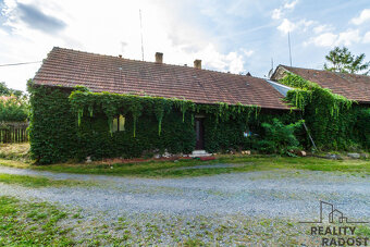 Prodej rodinného domu 819 m², pozemek 9 510 m² - 19