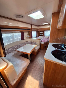 Karavan Hobby 560 excelent, palandy - 19