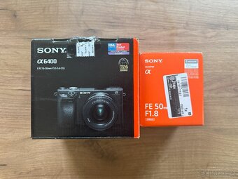 Sony A6400 + 2 objektivy + příslušenství – VÝBORNÝ stav - 19