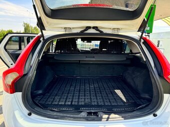VOLVO V60 2.0 2011 - 19