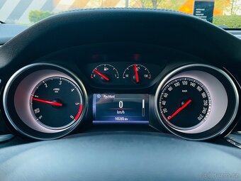 Opel Insignia 2.0 CDTI 125KW MANUÁL LED LUX NAVI SERVISKA - 19