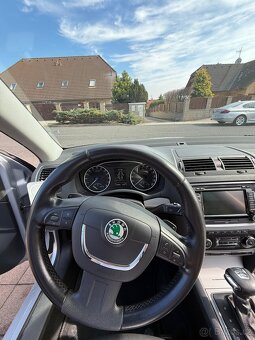 Octavia combi 2,0 TDI DSG - 19