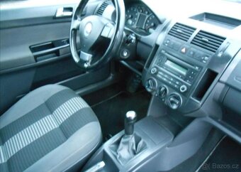 Volkswagen Polo 1,2 HTP 44 kW benzín - 19