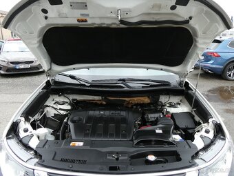 Mitsubishi Outlander 2.3 Di-D 4x4, DPH, 7.míst - 19