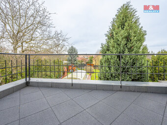 Prodej rodinného domu, 350 m², Jirny, ul. V Zahradách - 19