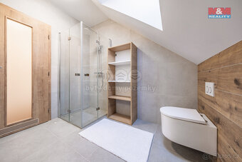 Prodej rodinného domu, 210 m2, v Kamenici n.L., ul. Dobšova - 19