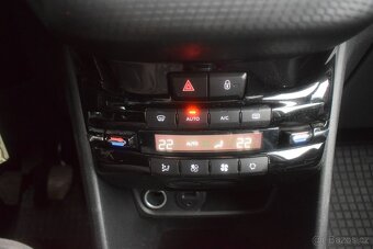 Peugeot 2008 1.2 PureTech ALLURE/VÝBAVA/MAN - 19
