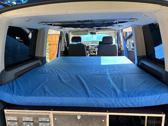 VW Multivan T5 77kW, dvoje šoupačky - 19