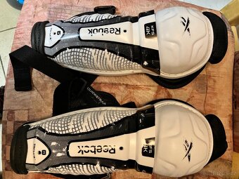 Hokejová výzbroj - 19