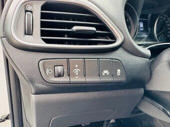 Hundai i30 kombi 1.0 TGDI (88KW) Style-1.MAJITEL ČR - 19