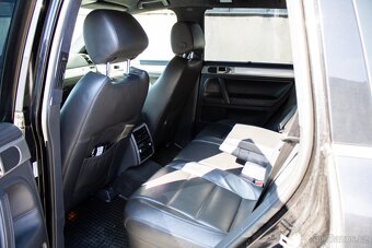 Volkswagen Touareg R50 5,0TDI V10 /AJ NA SPLATKY/ - 19