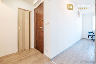 Prodej bytu 2+1 po rekonstrukci se 2 sklepy - Vysoké Veselí - 19