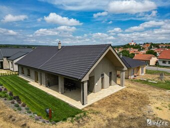 Novostavba 4+kk s velkou terasou Trstěnice u Mor. Krumlova - 19