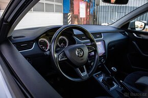 Octavia Combi 2.0 TDI 184k Scout DSG 4x4 - 19