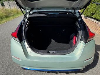 Nissan LEAF,  110kW ZERO 40kWh, ČR 1.MAJITEL, 100 % BATERIE - 19