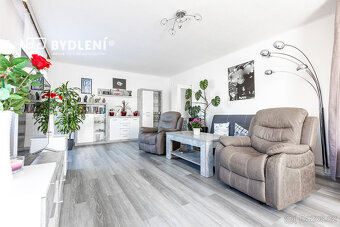Prodej rodinného domu 4+1, zahrada, 2 garáže, přímý vstup do - 19