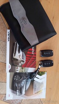 KIA VENGA 1,4 CVVT; 90Ps; najeto pouze 20.600km - 19