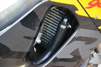 Honda CBR 900RR Fireblade SC33 - 19