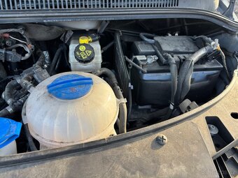Volkswagen Caravelle 2,0TDI 81KW 2023 9 míst - 19