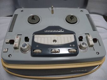 Magnetofon TESLA - 19