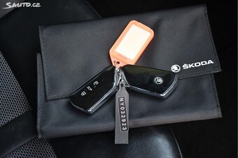 Škoda Octavia Combi 2.0TDi DSG STYLE LED ACC NAVI DPH - 19