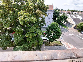 Pronájem bytu 2+KK, 47m2 + balkon 3m2, Praha 3, Biskupcova u - 19