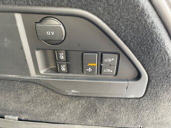 Prodám Volkswagen Touareg 3,0 V6 TDI BMT 8TT - 19