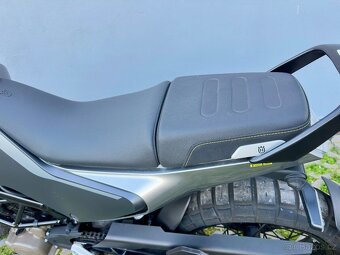 Husqvarna Svartpilen 125 - 19