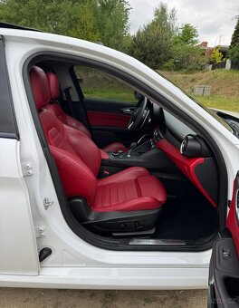 Alfa Romeo Giulia 2.0 Turbo 16V AT8 Veloce Ti - 19