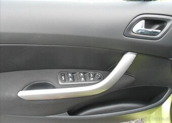 Peugeot 308 1,4 70 kW CZ Serviska KLIMA benzín - 19