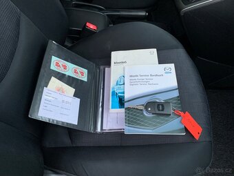 Mazda 5   2.0 i - 16V      7 míst - 19