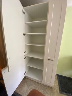Moderní kuchyňská linka se spotřebiči - 19
