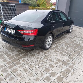 Škoda Superb 3-2.0Tdi-110kw-120.000km - 19